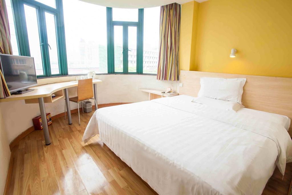 7Days Inn Foshan Qiandeng Lake Nangui Road Subway Station 객실 사진