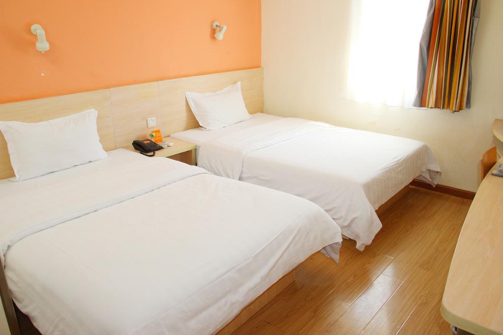 7Days Inn Foshan Qiandeng Lake Nangui Road Subway Station 외부 사진