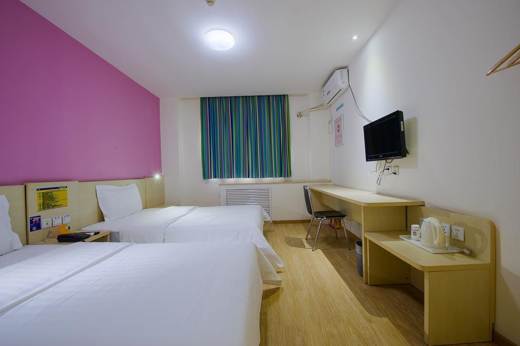 7Days Inn Foshan Qiandeng Lake Nangui Road Subway Station 외부 사진