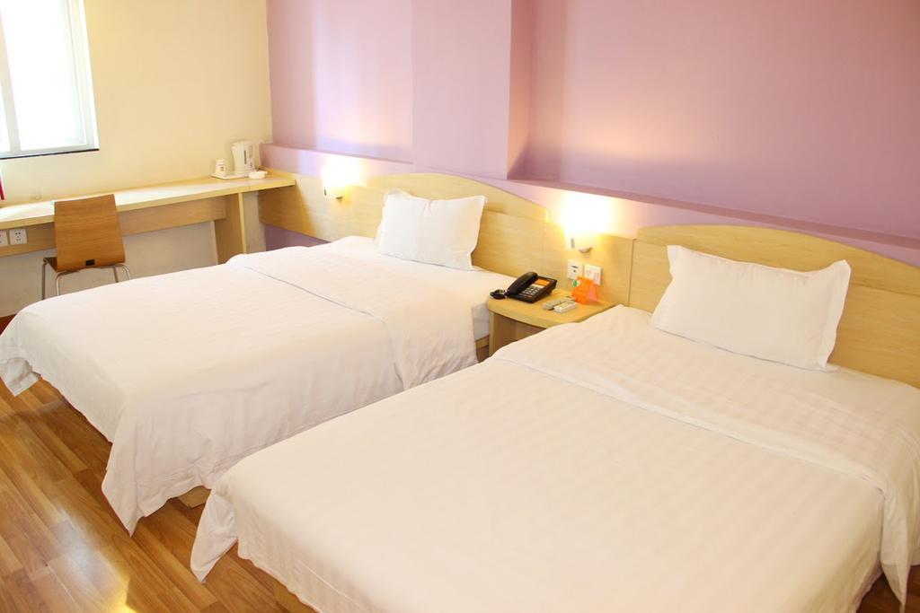 7Days Inn Foshan Qiandeng Lake Nangui Road Subway Station 외부 사진