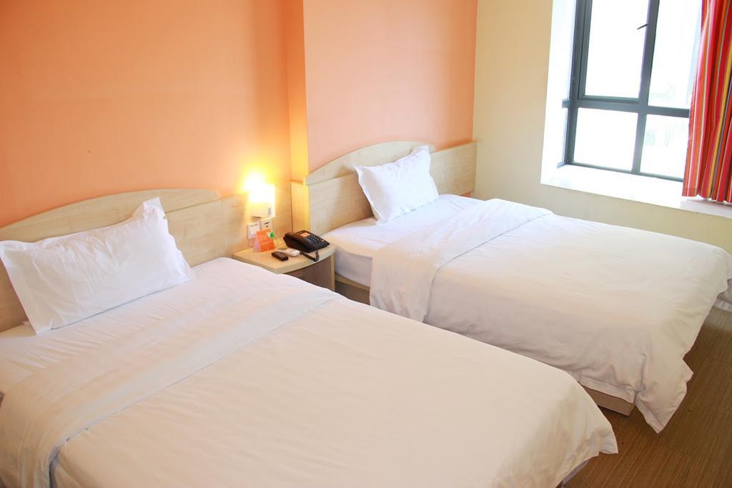 7Days Inn Foshan Qiandeng Lake Nangui Road Subway Station 외부 사진